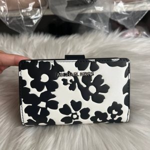 [ReadyMY] Michael Kors Floral Medium Wallet in Black